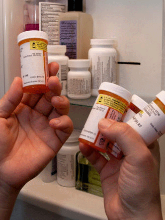 Developing a new medicine is more expensive and time-consuming than ever. New methods using AI could change that.